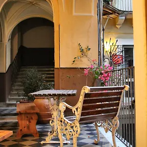 Cortile Stesicoro Couette-café Catane